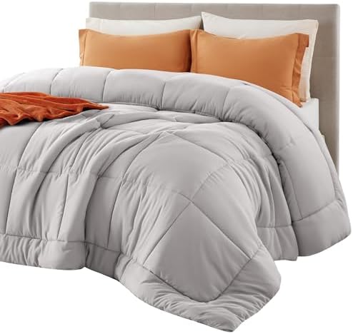 Bedsure Comforter Duvet Insert - Quilted Comforters Queen Size, All Season Duvet, Down Alternative Bedding, with 8 Tabs, Gifts for Women/Men, Light Grey, Queen 88 x 88 Inches