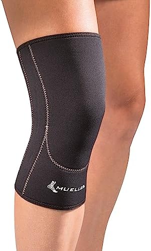 MUELLER Sports Medicine Closed Patella Knee Sleeve, Knee Pain Relief Support for Men and Women, Ideal for Arthritis, Sprains, Black