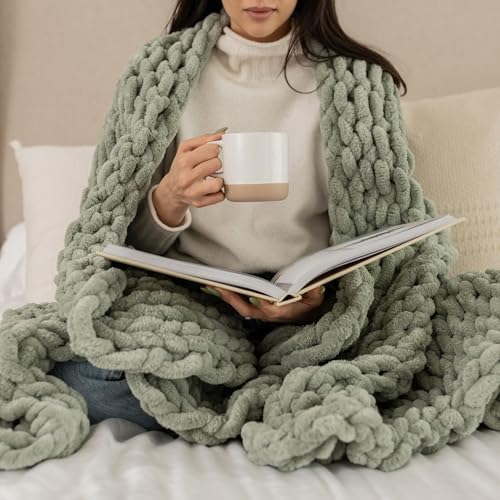 SAMIAH LUXE Sage Green Chunky Knit Blanket Throw 50x70, Chenille Chunky Knit Throw Blanket for Living Room Decor or Boho Decor, Thick Yarn Knitted Blankets for Couch or Bed, Knitted Crochet Blankets
