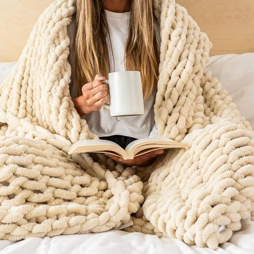 SAMIAH LUXE Chunky Knit Blanket Throw 50x70, Cream Chenille Chunky Knit Throw Blanket for Living Room Decor or Boho Decor, Thick Yarn Knitted Blankets for Couch or Bed, Cable Knitted Crochet Blankets