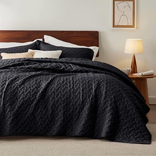 Bedsure Quilts King Size - Lightweight Bedspreads King Size with Basket Weave Pattern, Soft Quilt Bedding Set, Black Comforter Set Coverlet for All Seasons with 2 Pillow Shams