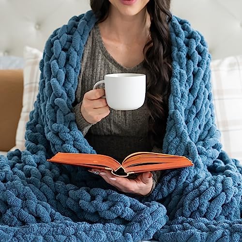 SAMIAH LUXE Chunky Knit Blanket Throw 50x70, Blue Chenille Chunky Knit Throw Blanket for Living Room Decor or Boho Decor, Thick Yarn Knitted Blankets for Couch or Bed, Cable Knitted Crochet Blankets