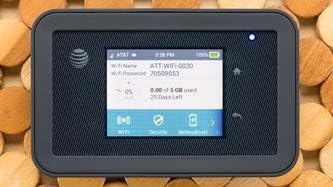 NETGEAR Unite Explore AC815S | Mobile WiFi Hotspot Cat.9 4G LTE | Up to 450Mbps Download Speed | Connect Up to 15 Devices | 18 Hours of Use Per Charge | 2 MIMO TS-9 Antenna connectors | GSM Unlocked