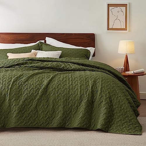 Bedsure Quilts Queen Size - Lightweight Bedspreads Queen Size with Basket Weave Pattern, Soft Quilt Bedding Set, Olive Green Comforter Set Coverlet for All Seasons with 2 Pillow Shams