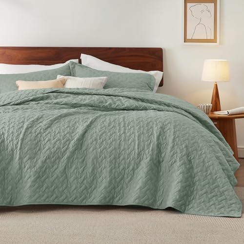 Bedsure Quilts Queen Size - Lightweight Bedspreads Queen Size with Basket Weave Pattern, Soft Quilt Bedding Set, Sage Green Comforter Set Coverlet for All Seasons with 2 Pillow Shams