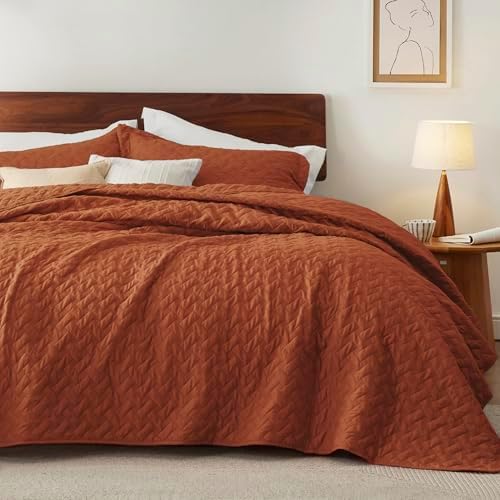 Bedsure Quilts Queen Size - Lightweight Bedspreads Queen Size with Basket Weave Pattern, Soft Quilt Bedding Set, Red Orange Comforter Set Coverlet for All Seasons with 2 Pillow Shams