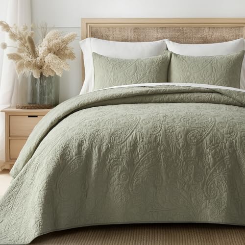 EVERGRACE 100% Cotton Paisley Quilt Set, King Size 3 Piece Set – Prewashed Lightweight Bedspread with 2 Shams, Soft & Breathable Matelasse Coverlet for All-Season Comfort, Light Sage Green